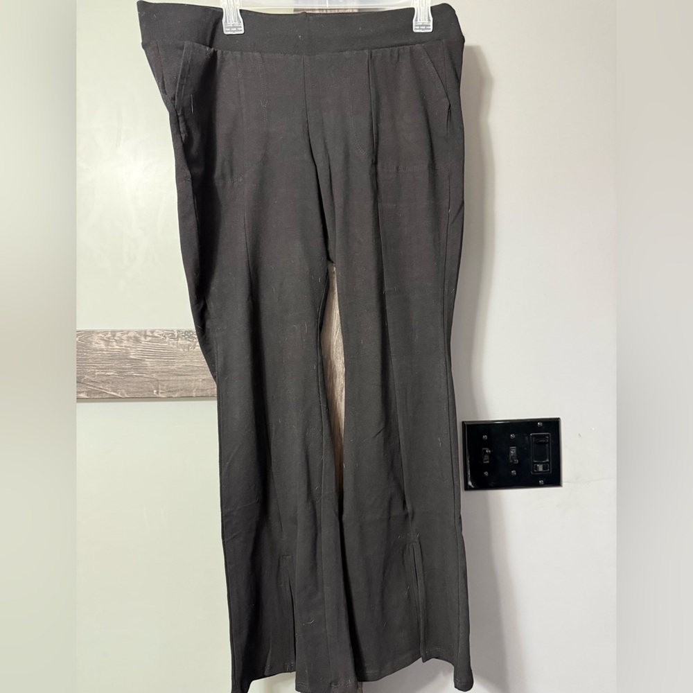 NWOT Torrid flared leggings